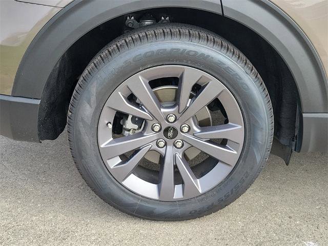 Certified 2021 Ford Explorer XLT w/ Equipment Group 202A image 4