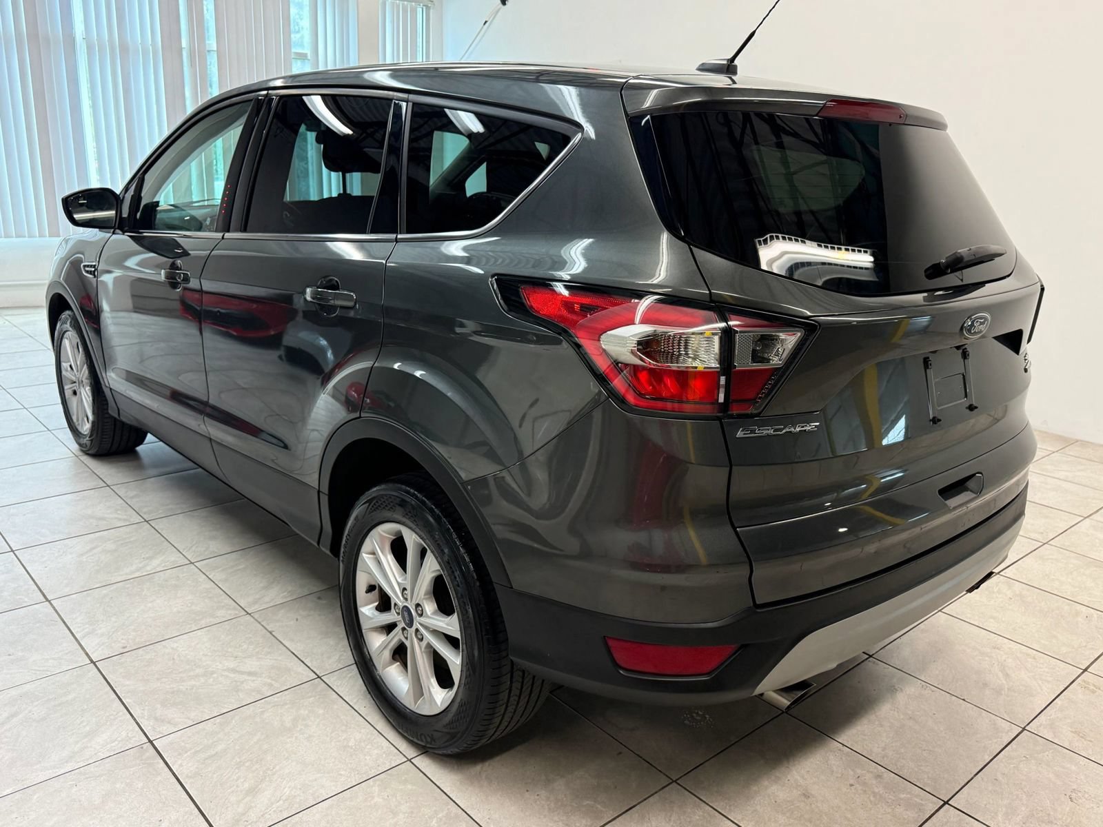Used 2017 Ford Escape SE AWD/4WD image 7