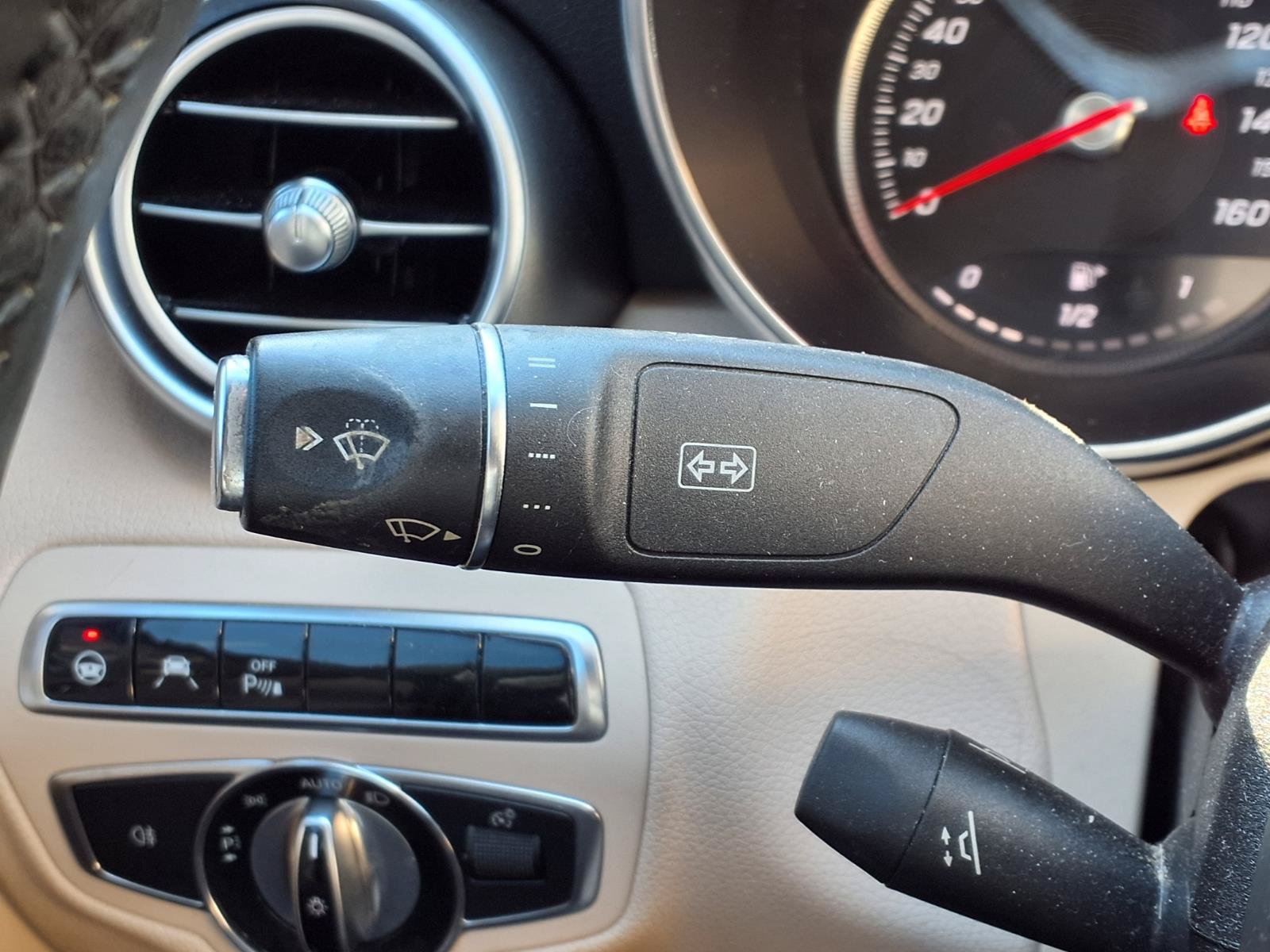 Used 2015 Mercedes-Benz C 300 4MATIC Sedan image 26