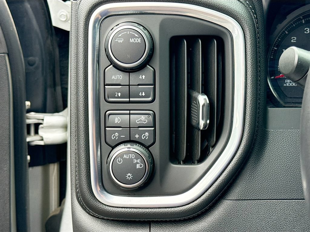 Used 2020 Chevrolet Silverado 1500 RST AWD/4WD image 13