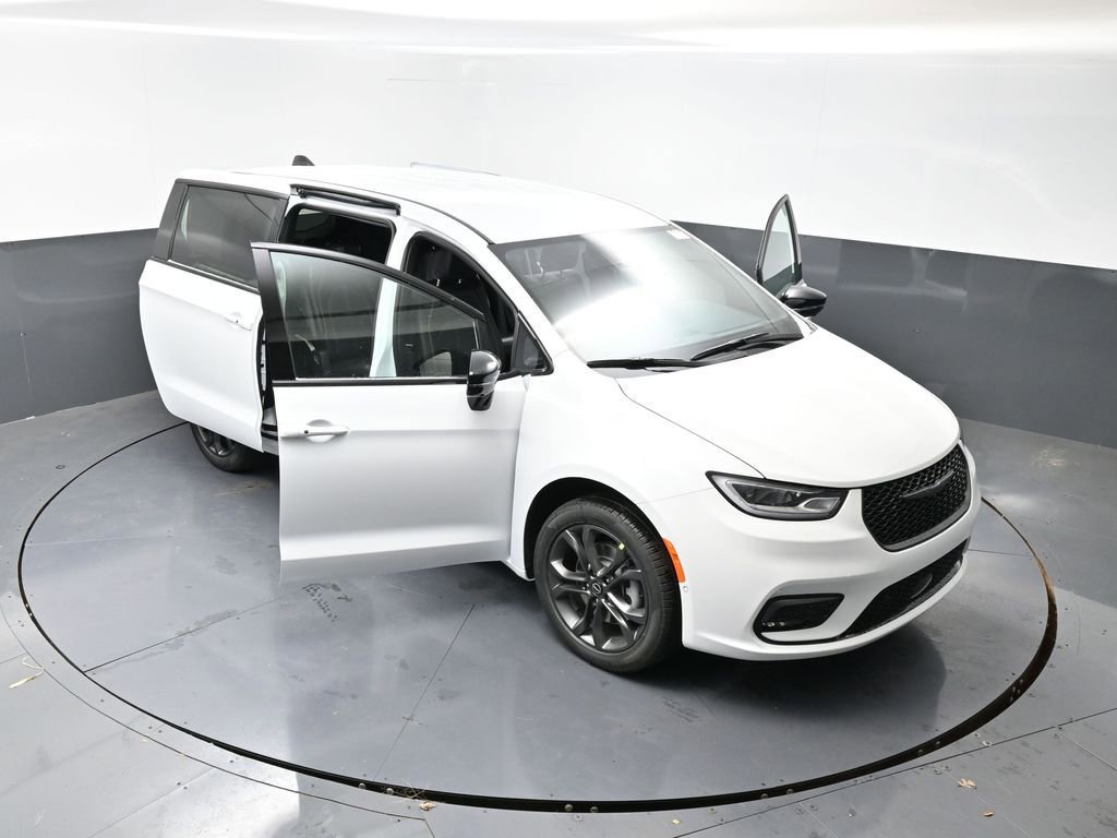 New 2026 Chrysler Pacifica Select image 53