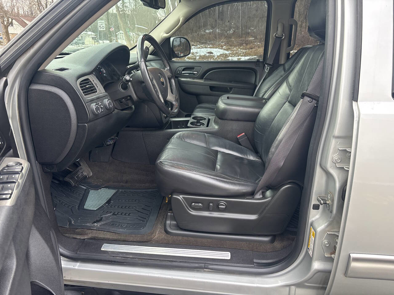 Used 2010 Chevrolet Tahoe LT w/ Luxury Package image 21