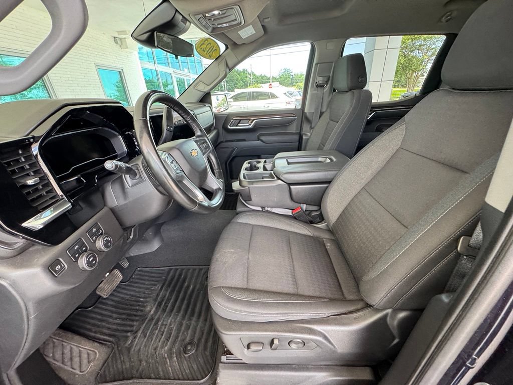 Used 2023 Chevrolet Silverado 1500 LT AWD/4WD image 13