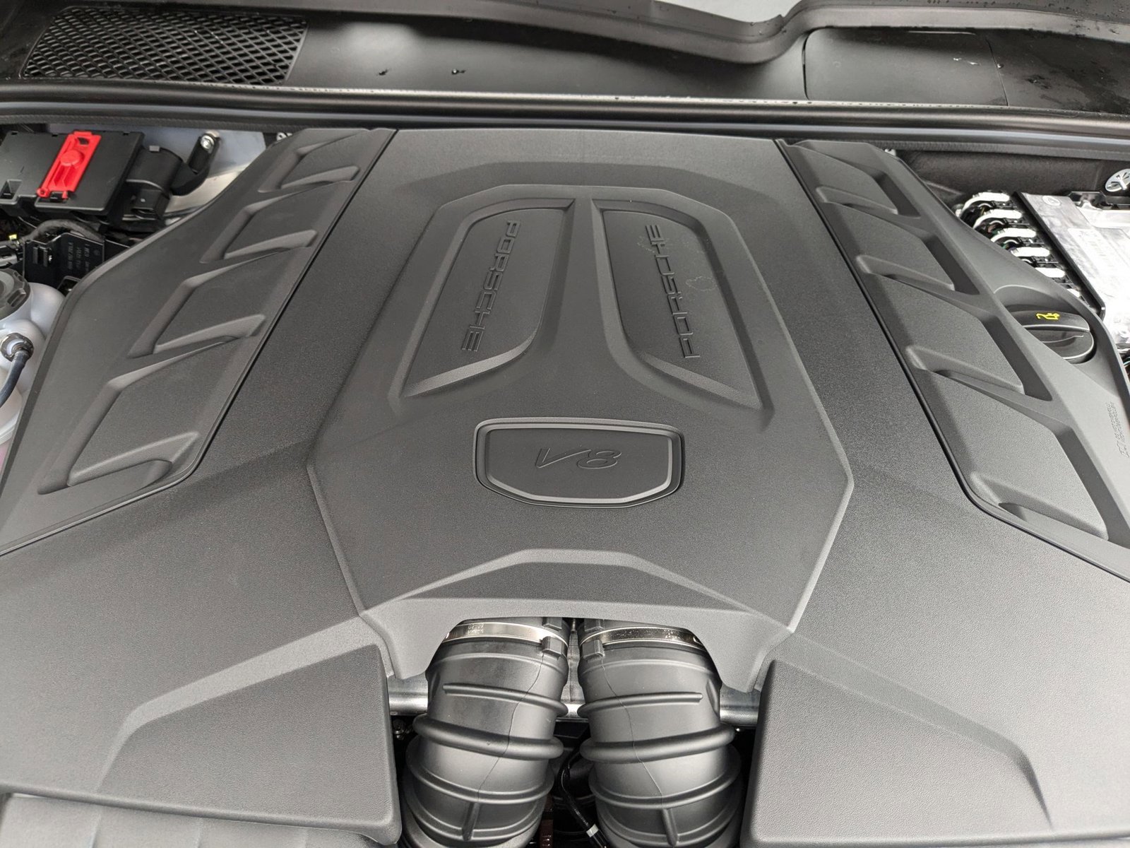 New 2025 Porsche Cayenne Turbo AWD/4WD image 30