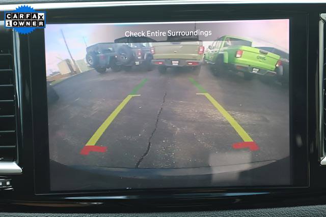 Used 2024 Chrysler Pacifica Select image 19