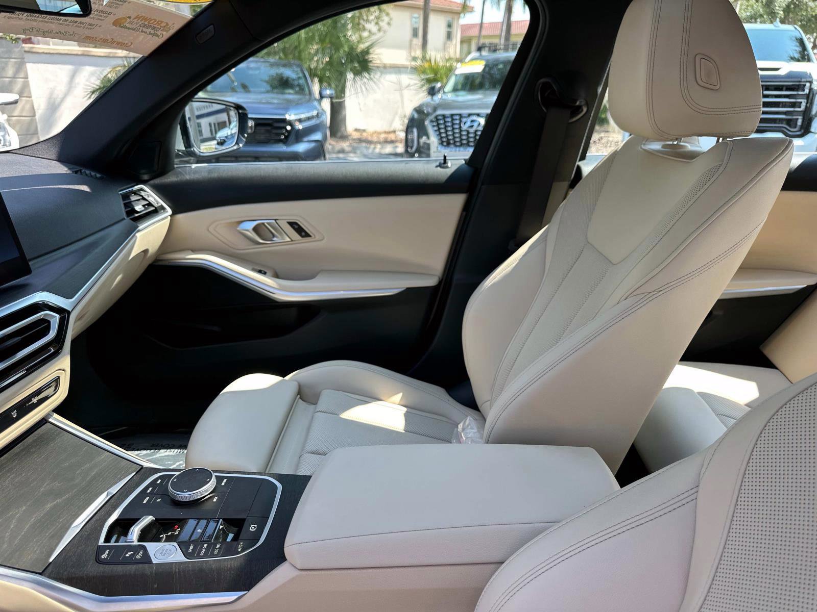 Used 2024 BMW 330i Sedan w/ Premium Package image 24