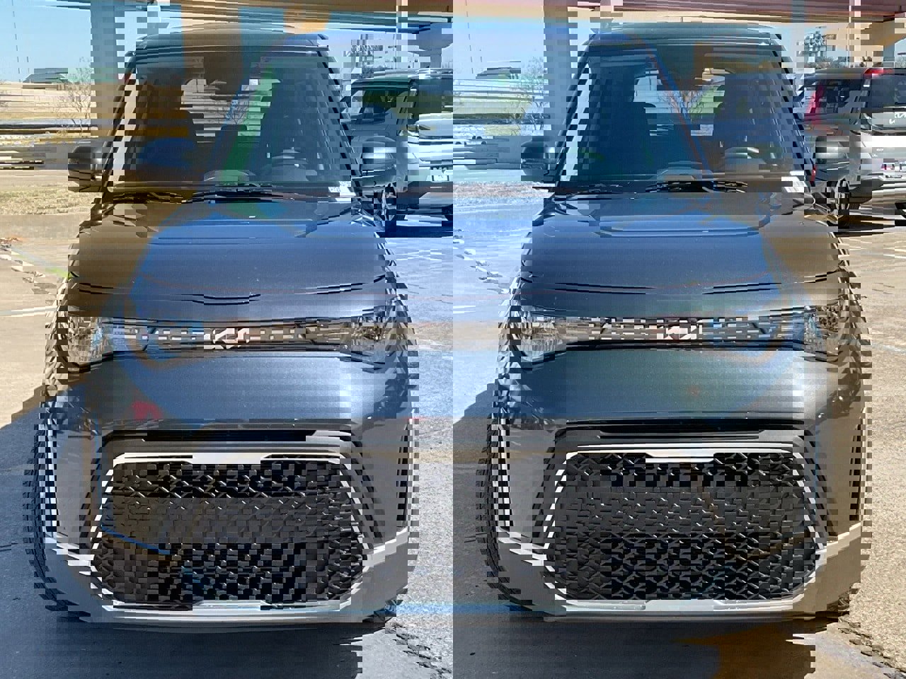 Used 2025 Kia Soul LX w/ LX Technology Package image 3