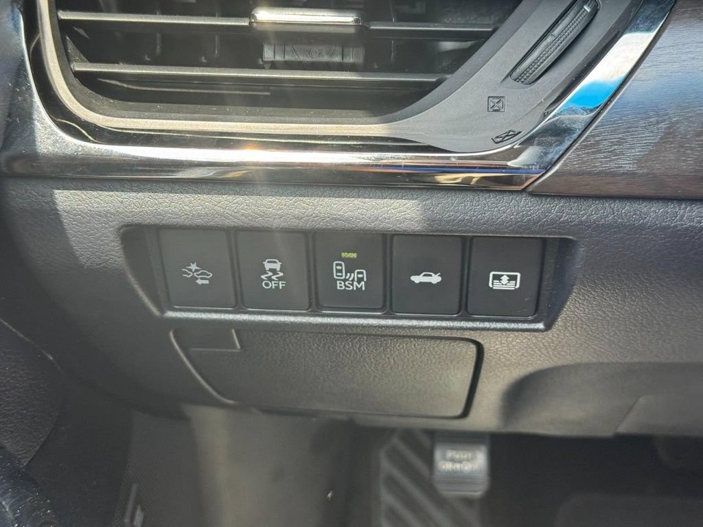 Used 2018 Toyota Avalon Limited FWD image 26