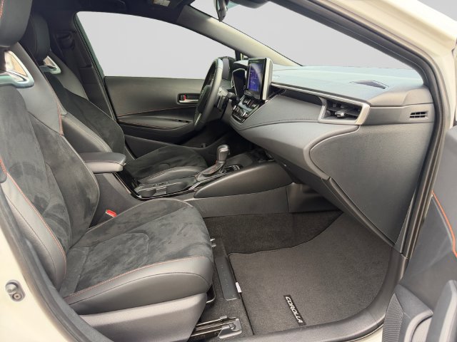 Used 2026 Toyota Corolla SE FWD image 15