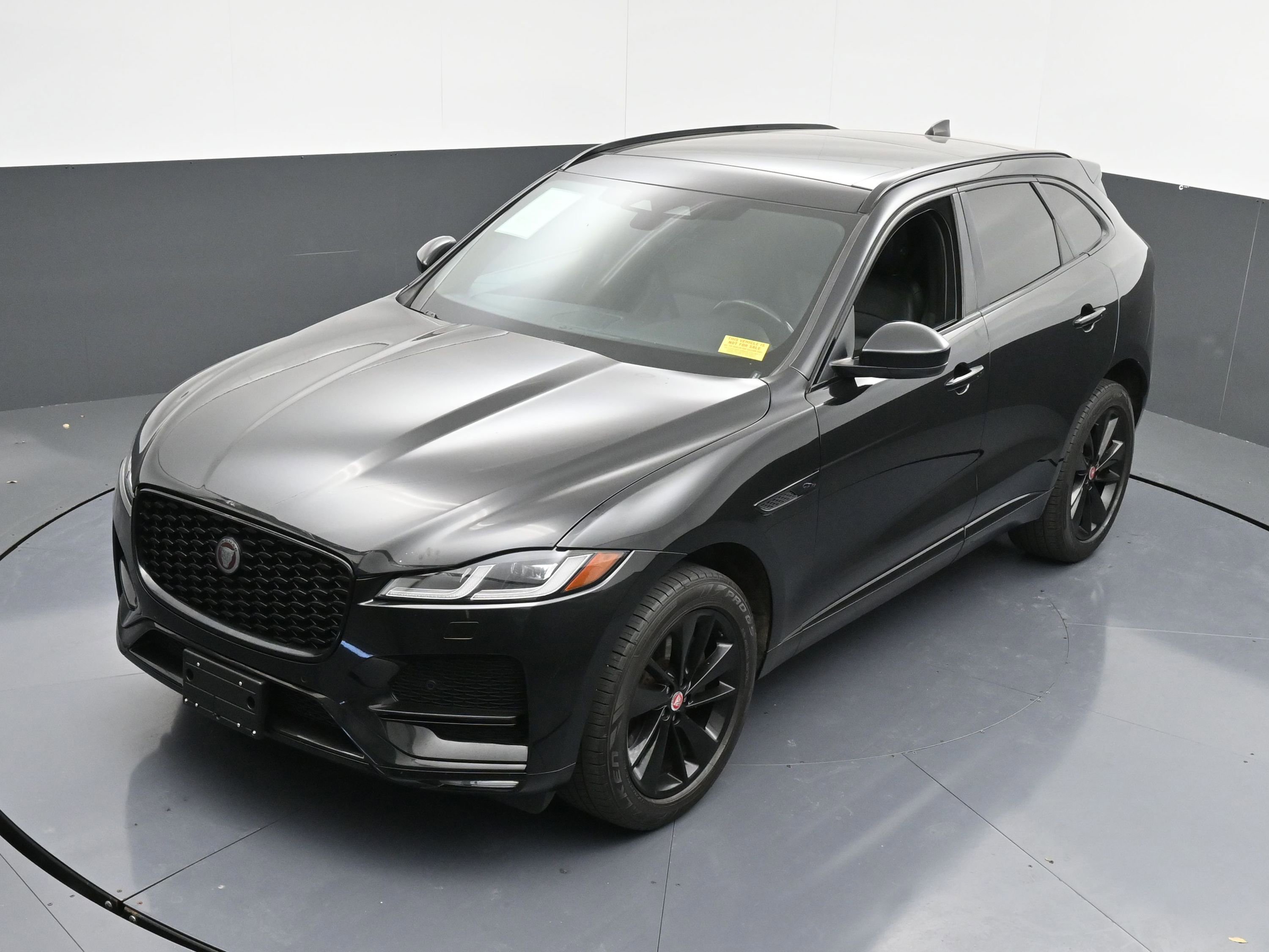 Used 2022 Jaguar F-PACE S image 36