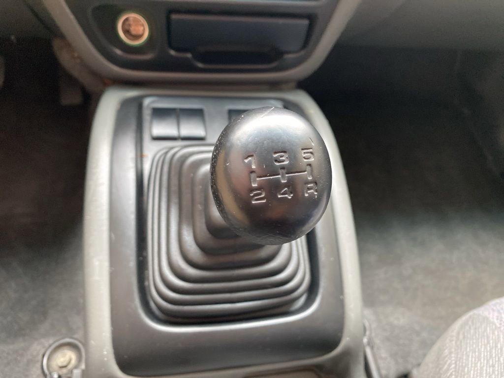 Used 2003 Chevrolet Tracker 2WD image 8