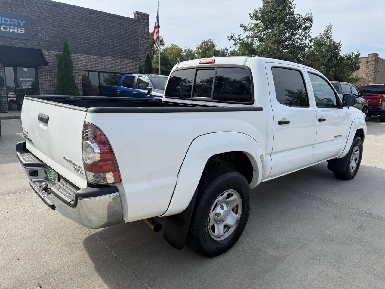 Used 2015 Toyota Tacoma PreRunner w/ SR5 Package RWD image 4