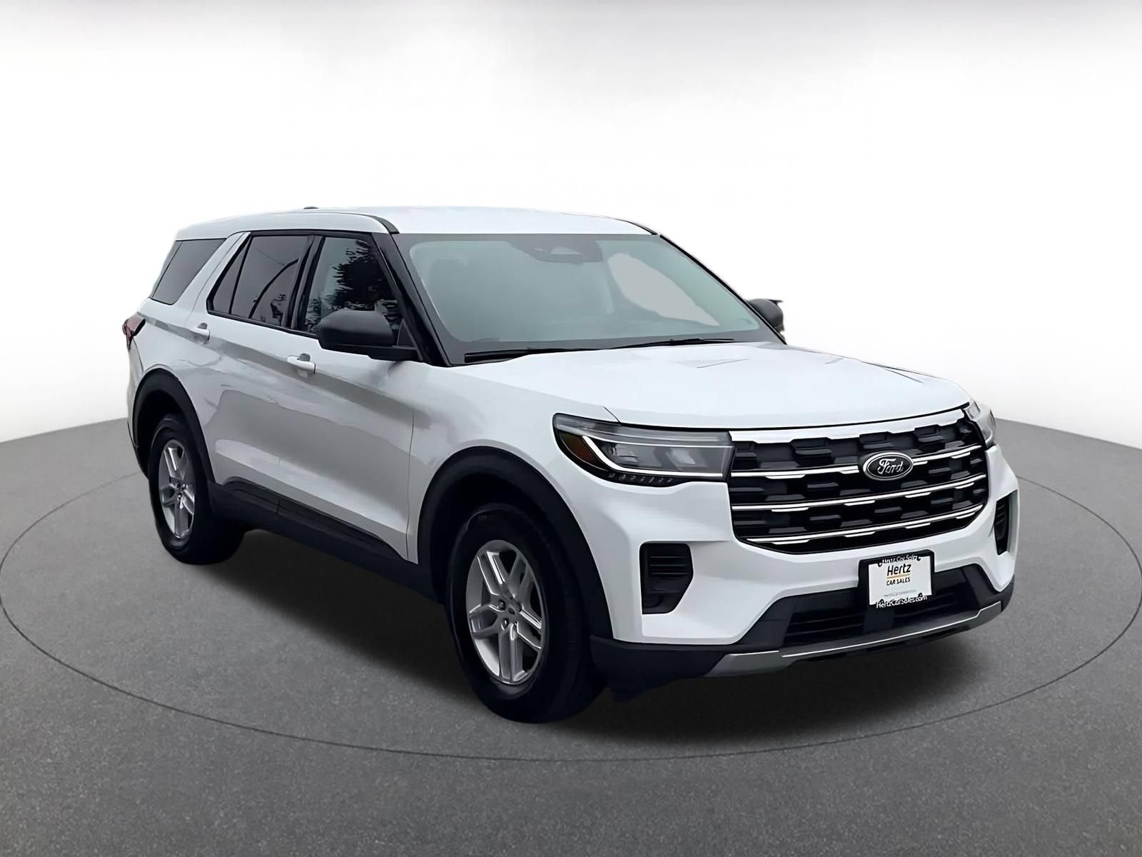 Used 2026 Ford Explorer Active AWD/4WD image 3