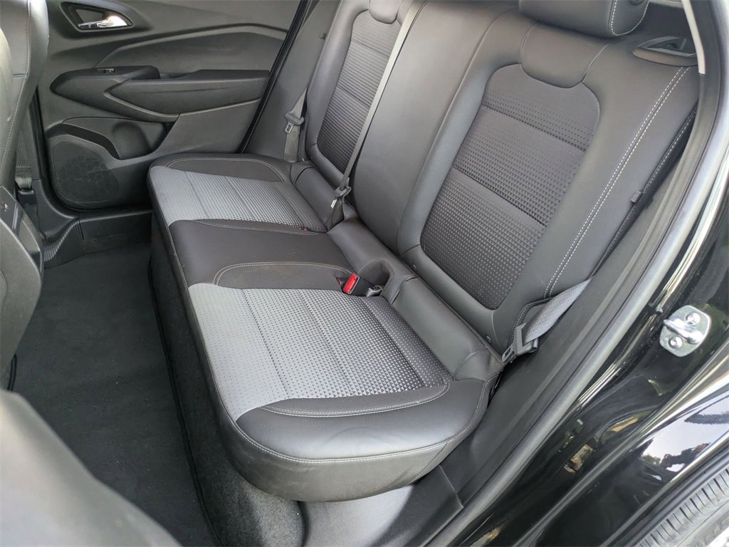 Used 2025 Chevrolet Trax LT w/ LT Convenience Package image 25