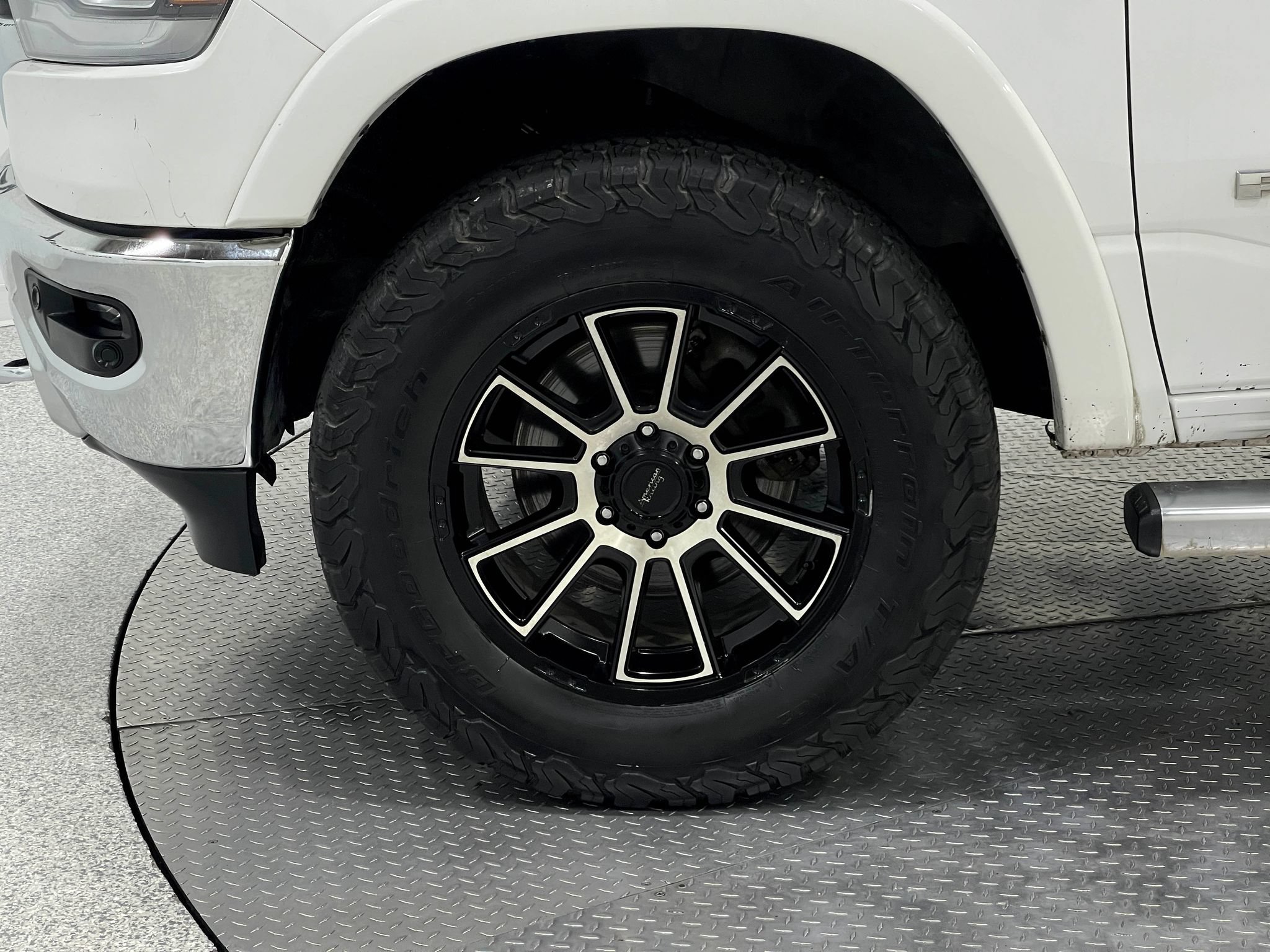Used 2020 RAM 1500 Laramie AWD/4WD image 34