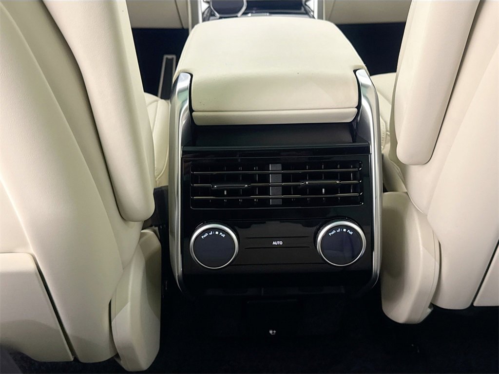 New 2025 Land Rover Range Rover Long Wheelbase SE image 25