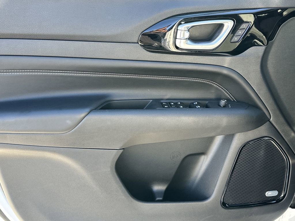 Used 2023 Jeep Compass High Altitude w/ Driver Assist Group I image 10