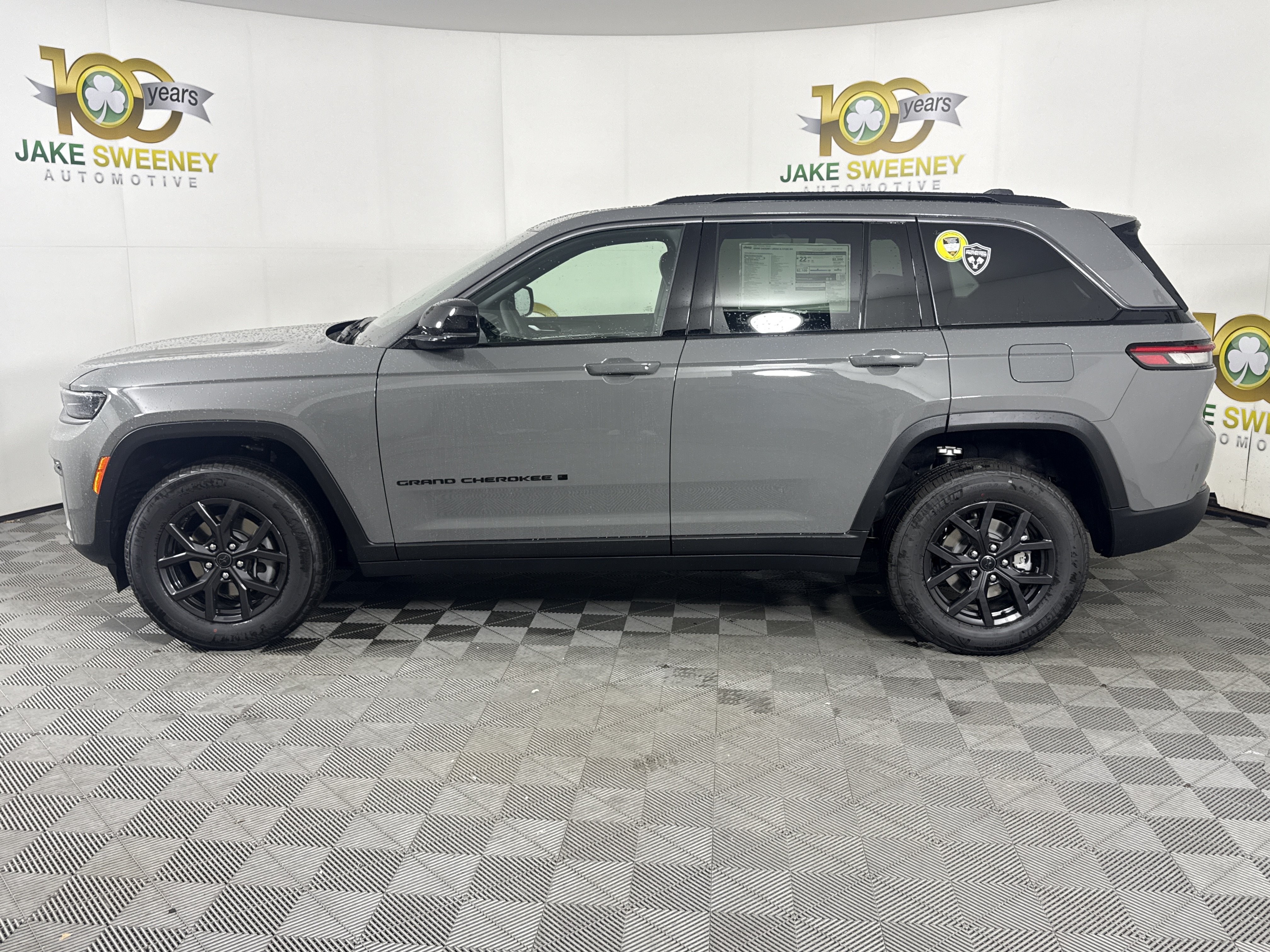 New 2027 Jeep Grand Cherokee 4WD image 5
