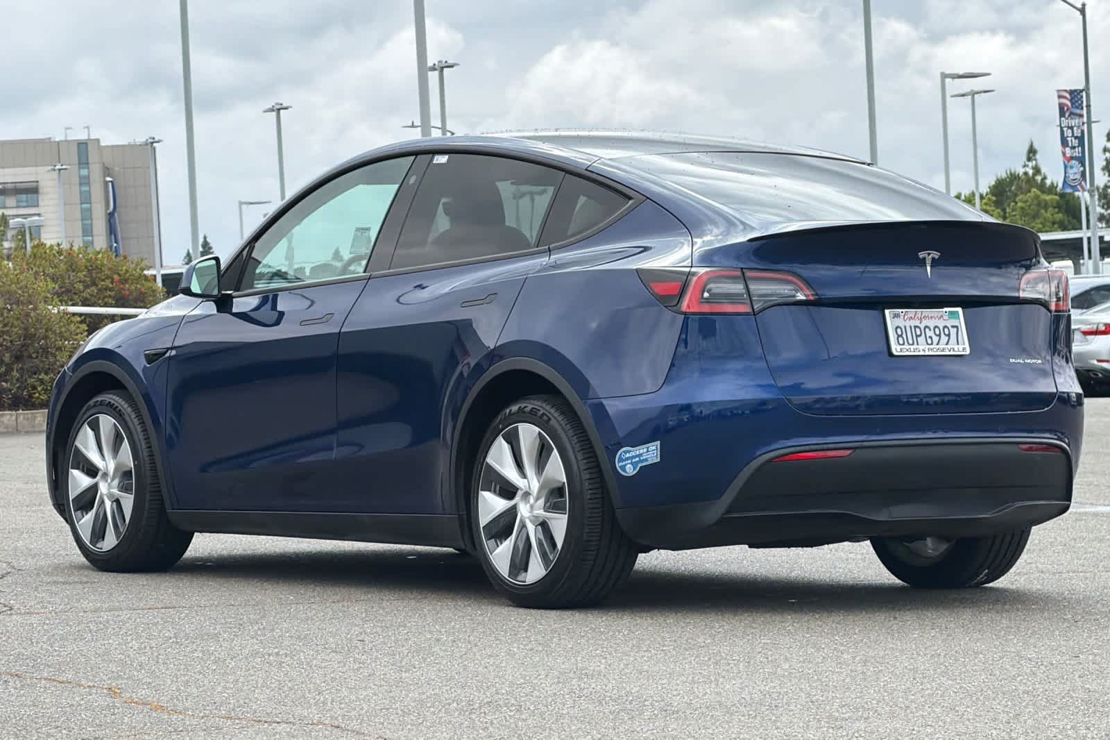 Used 2021 Tesla Model Y Long Range AWD/4WD image 7