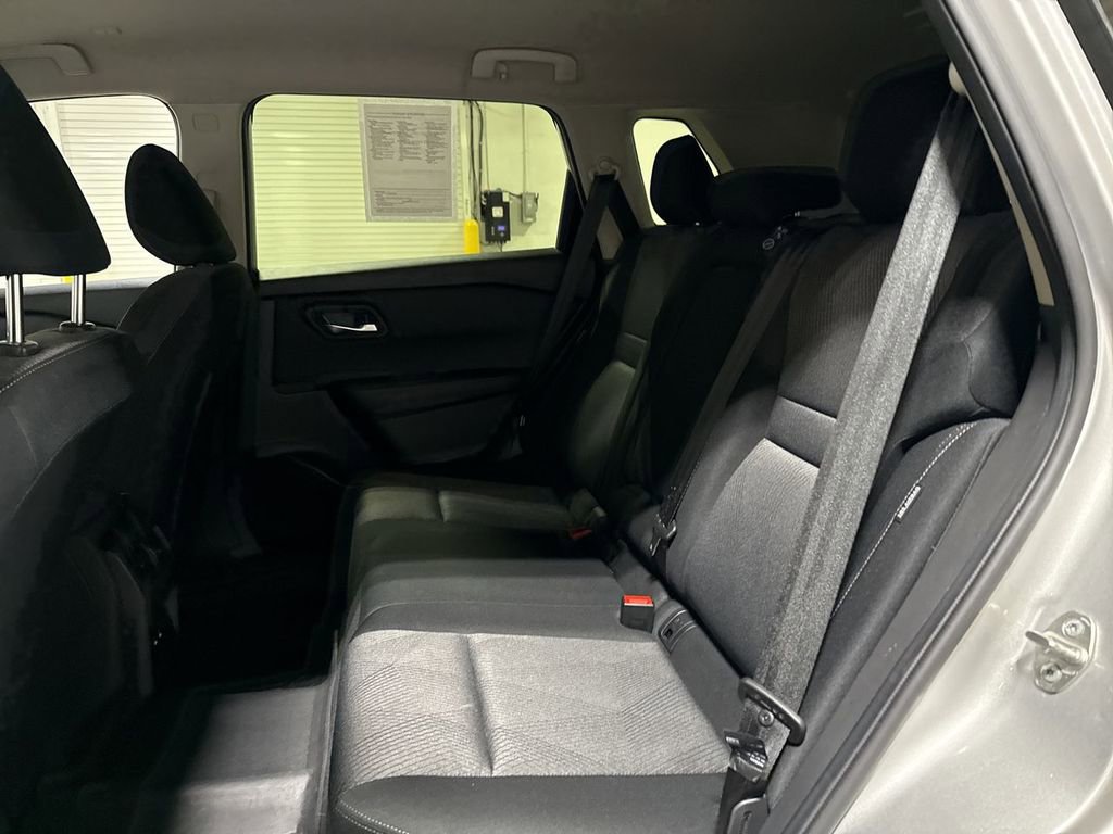 Used 2024 Nissan Rogue SV image 22