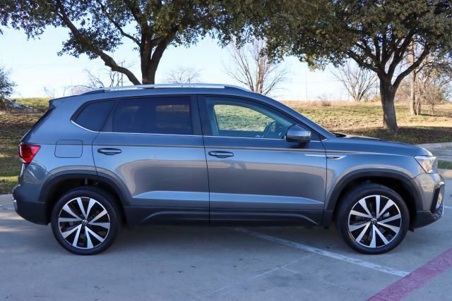 Used 2022 Volkswagen Taos SE image 5