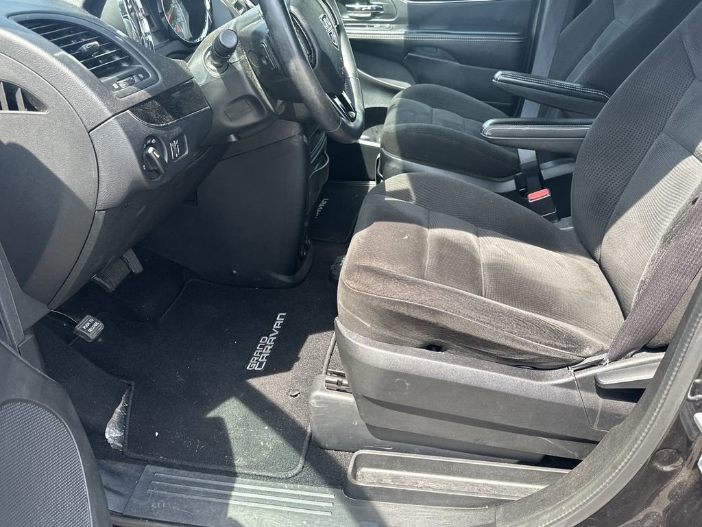 Used 2016 Dodge Grand Caravan SE FWD image 9