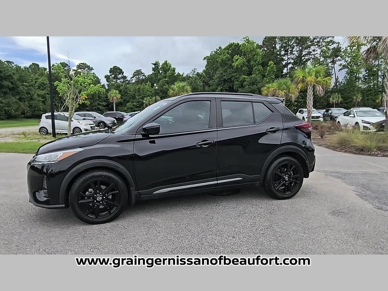 Used 2023 Nissan Kicks SR FWD image 23