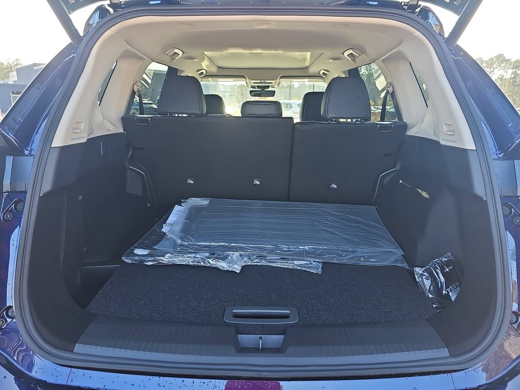 New 2026 Nissan Rogue Dark Armor FWD image 15
