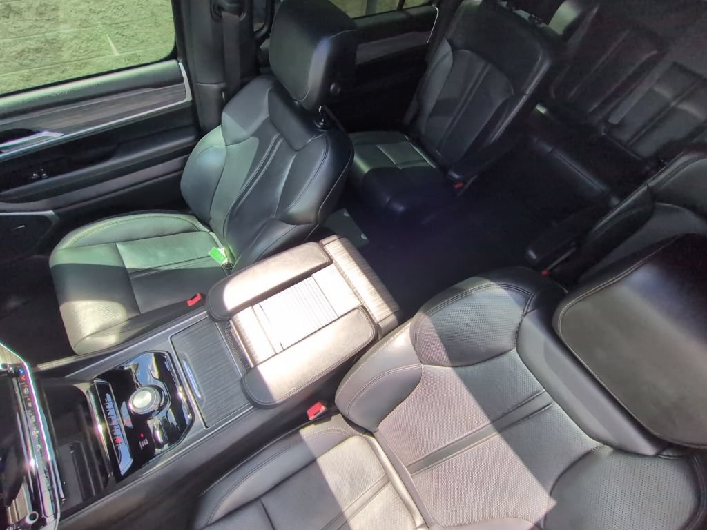 Used 2023 Jeep Wagoneer Series II w/ Premium Group I AWD/4WD image 11