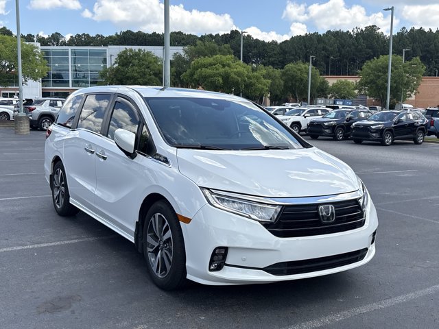 Used 2024 Honda Odyssey Touring image 3