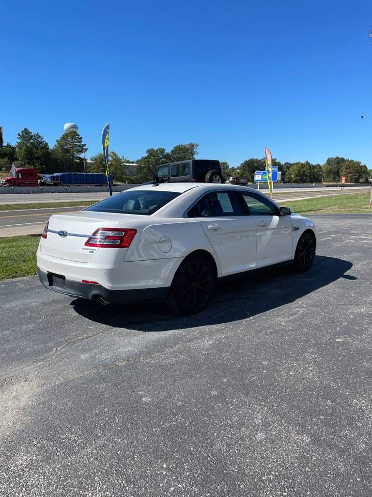 Used 2014 Ford Taurus Limited w/ Equipment Group 301A AWD/4WD image 5