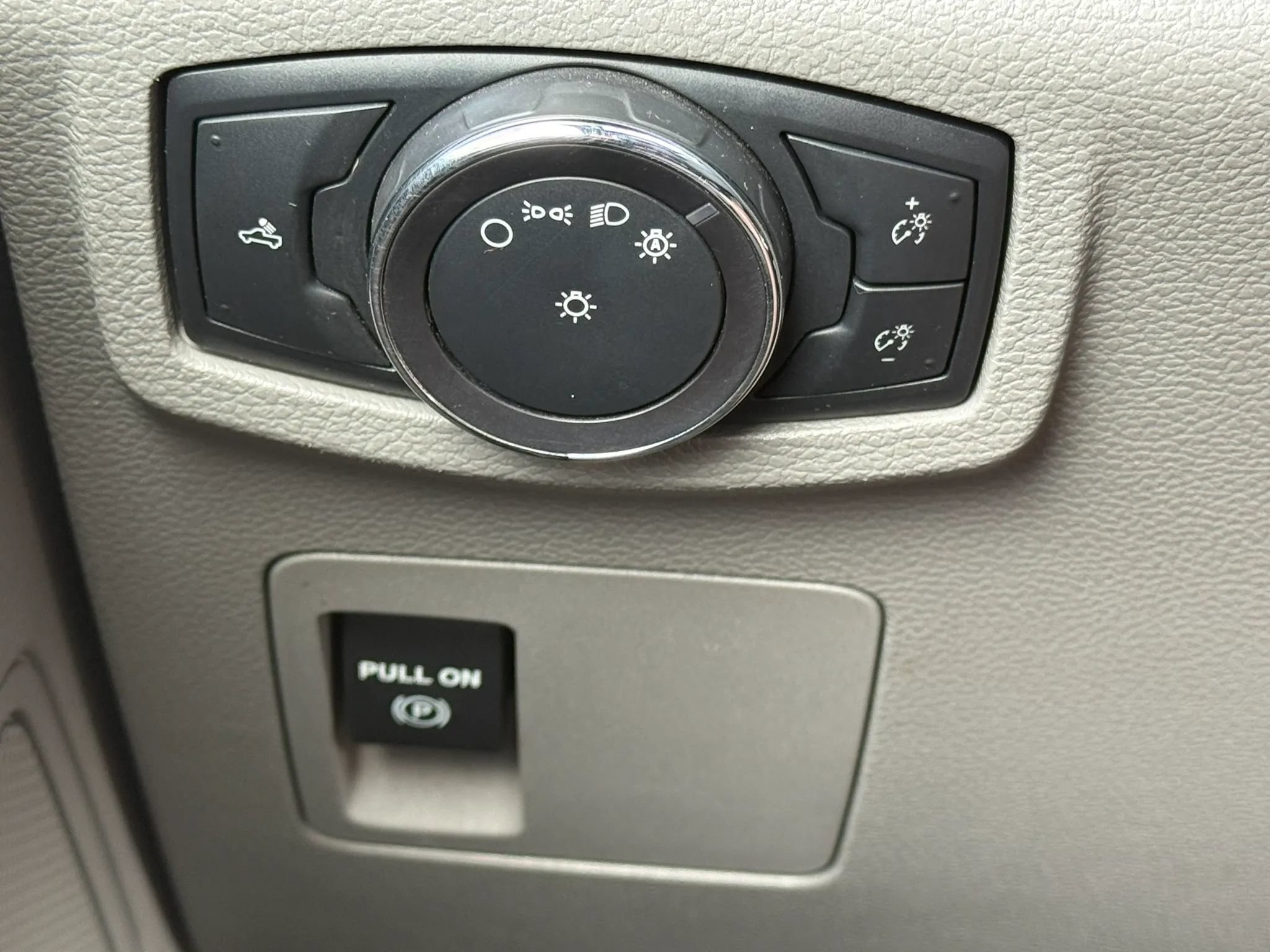 Used 2018 Ford F150 XL w/ Equipment Group 101A Mid AWD/4WD image 27