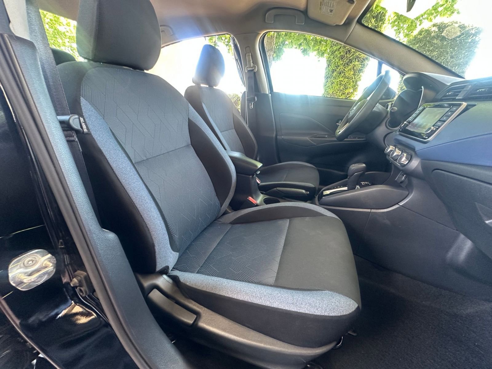 Used 2025 Nissan Versa SV image 34