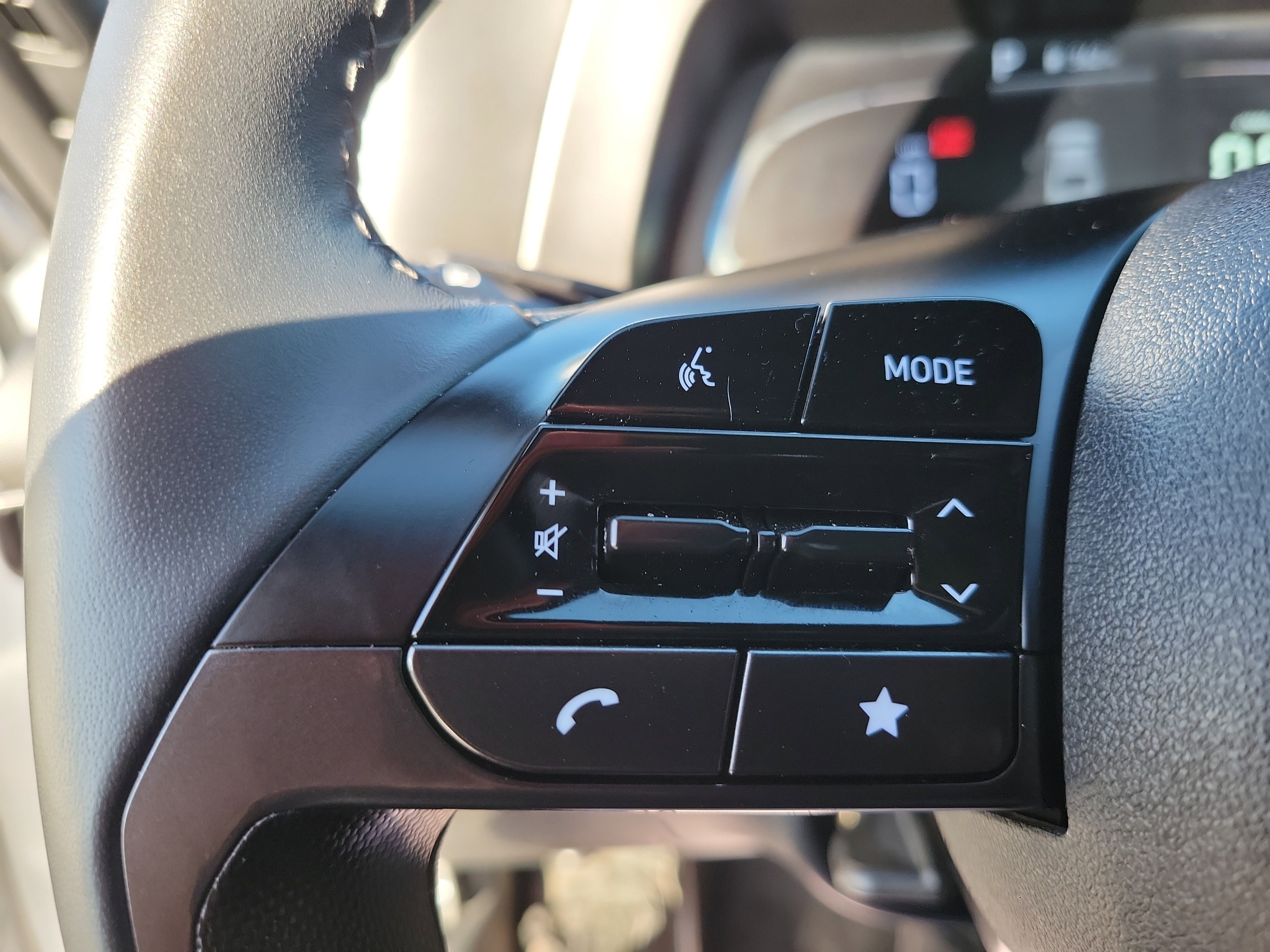 Certified 2025 Hyundai Elantra Sport image 7