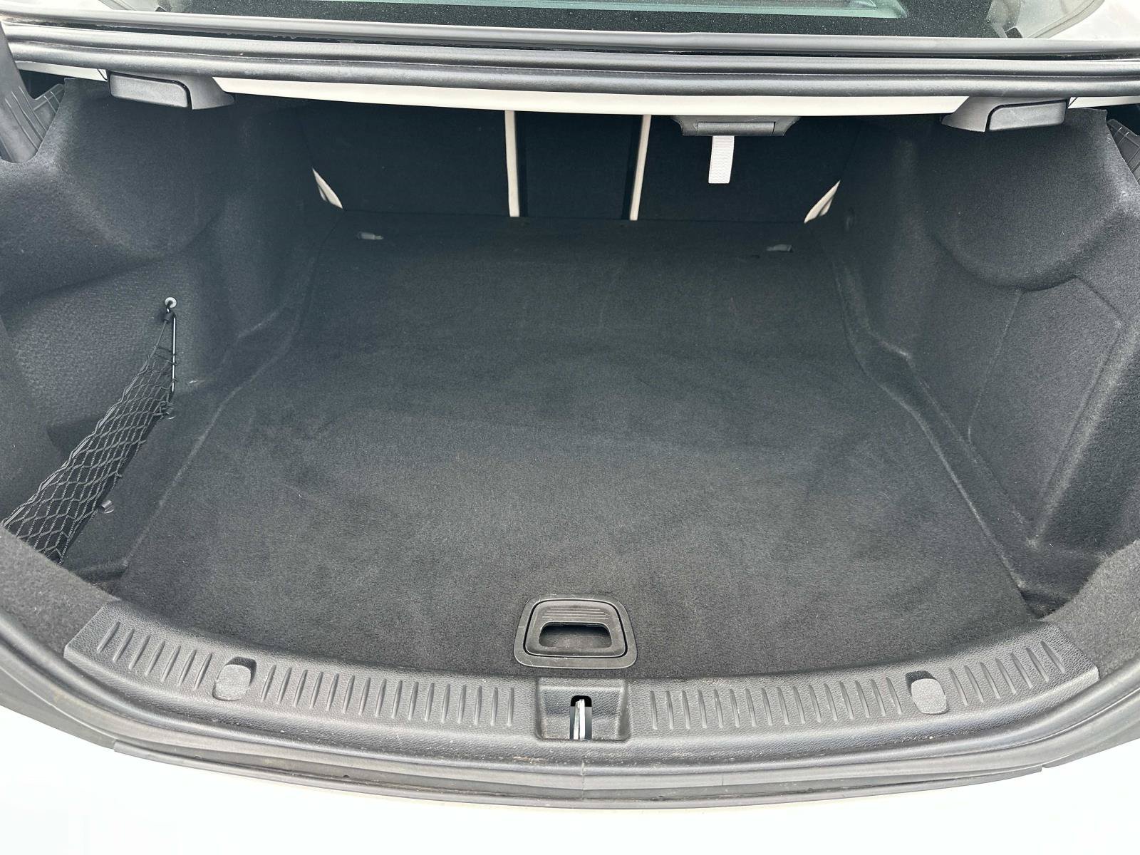 Used 2017 Mercedes-Benz E 300 4MATIC image 9