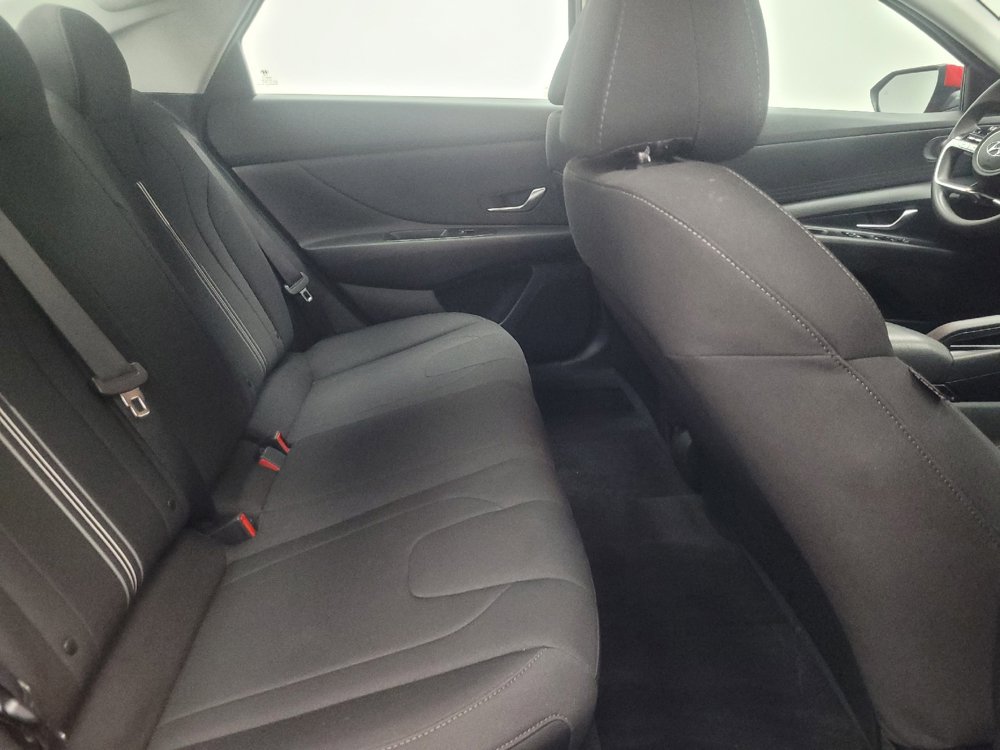 Used 2022 Hyundai Elantra SEL FWD image 19
