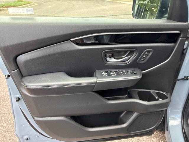 Used 2025 Honda Pilot Touring image 12
