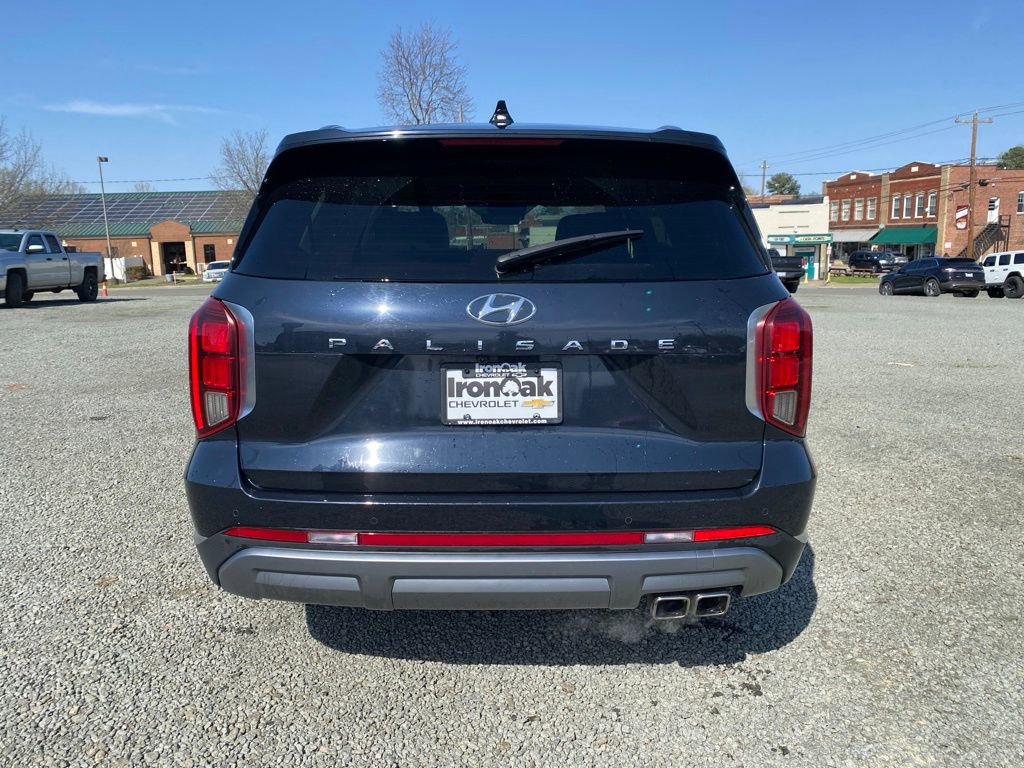 Used 2024 Hyundai Palisade Limited FWD image 4
