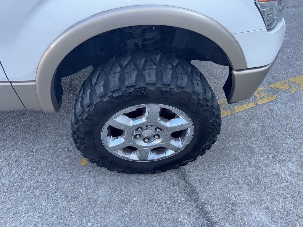 Used 2014 Ford F150 King Ranch w/ King Ranch Luxury Package image 11