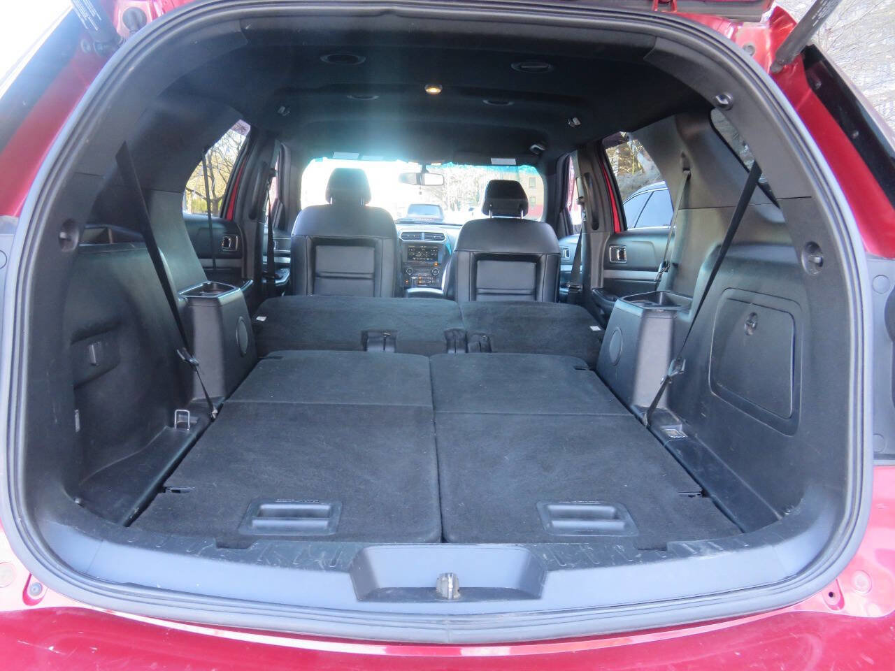 Used 2016 Ford Explorer XLT w/ Equipment Group 202A AWD/4WD image 26