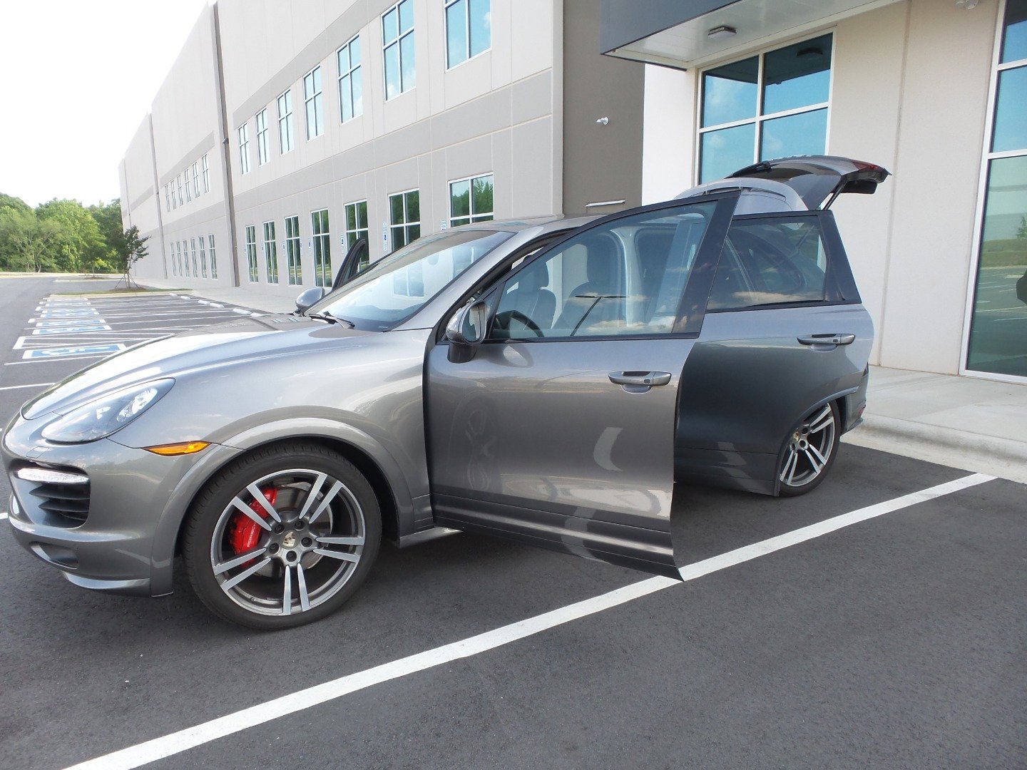 Used 2013 Porsche Cayenne GTS image 81