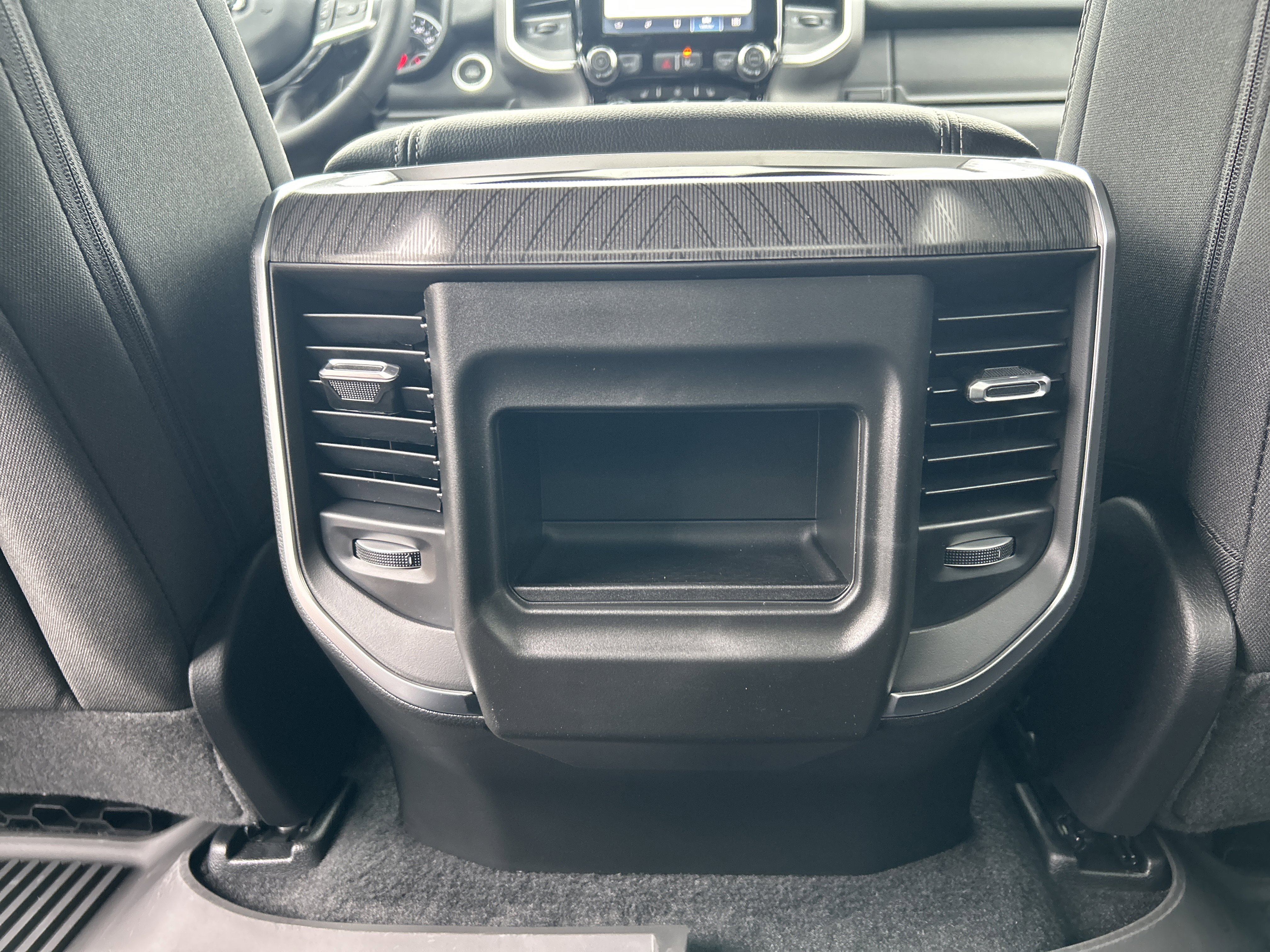 New 2026 RAM 1500 4x4 Crew Cab image 35