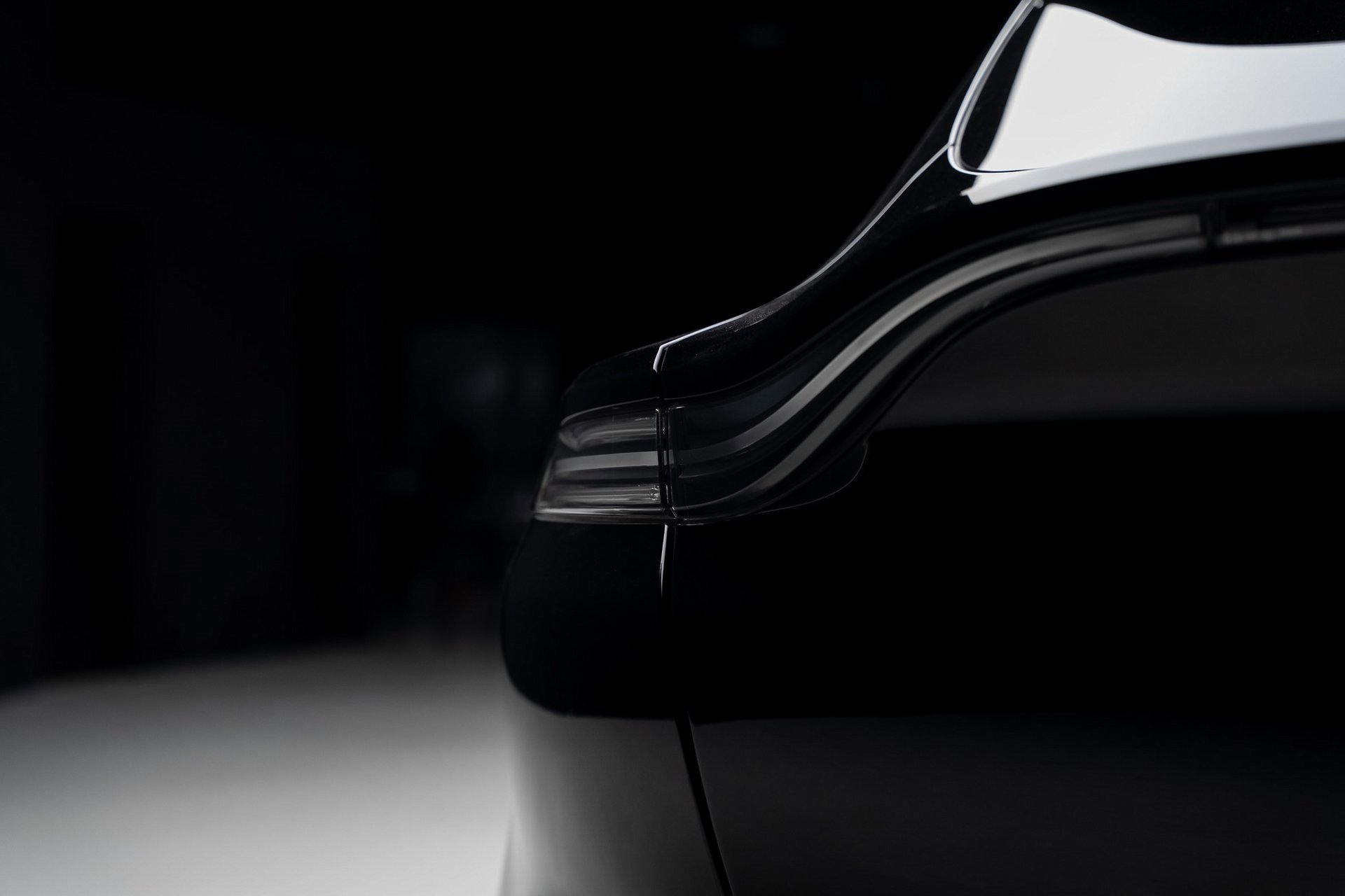 Used 2021 Aston Martin DBX image 28