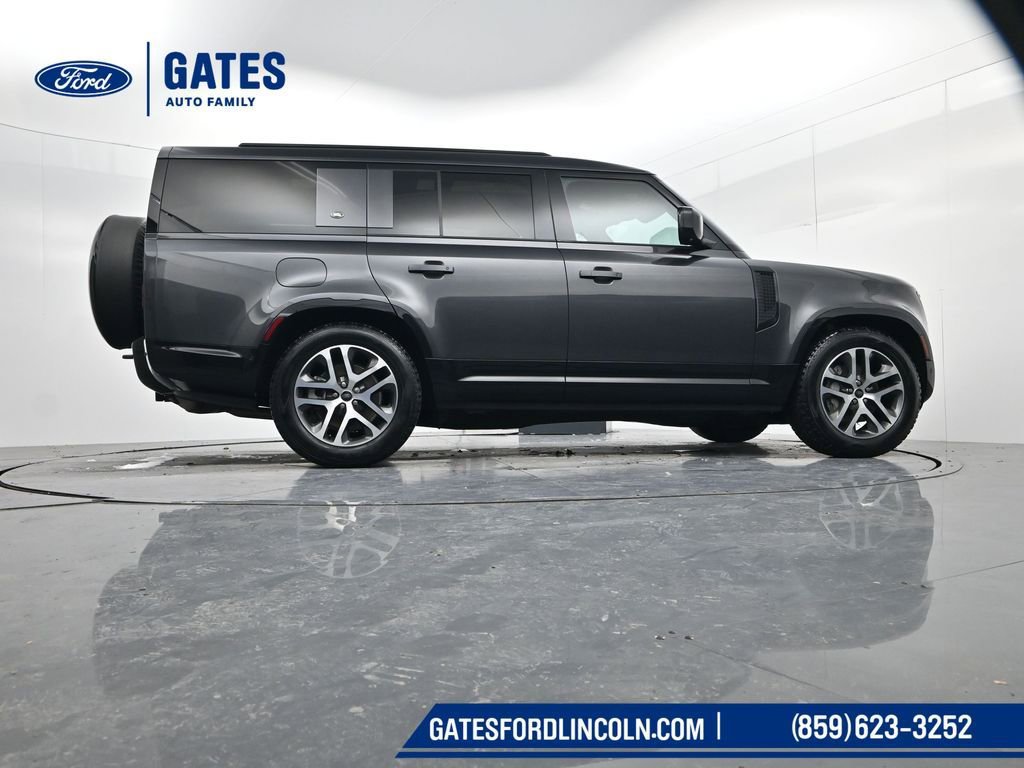 Used 2023 Land Rover Defender 130 X-Dynamic SE image 41