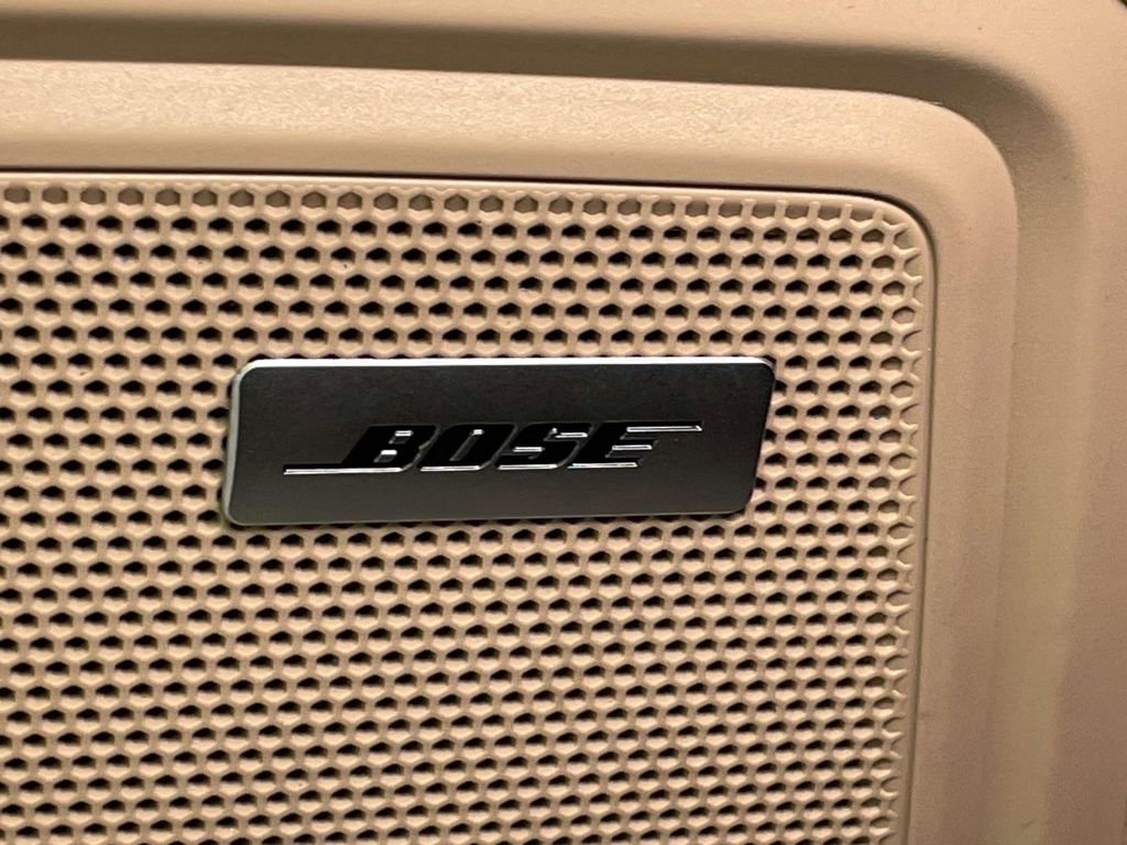 Certified 2025 Porsche Macan image 38