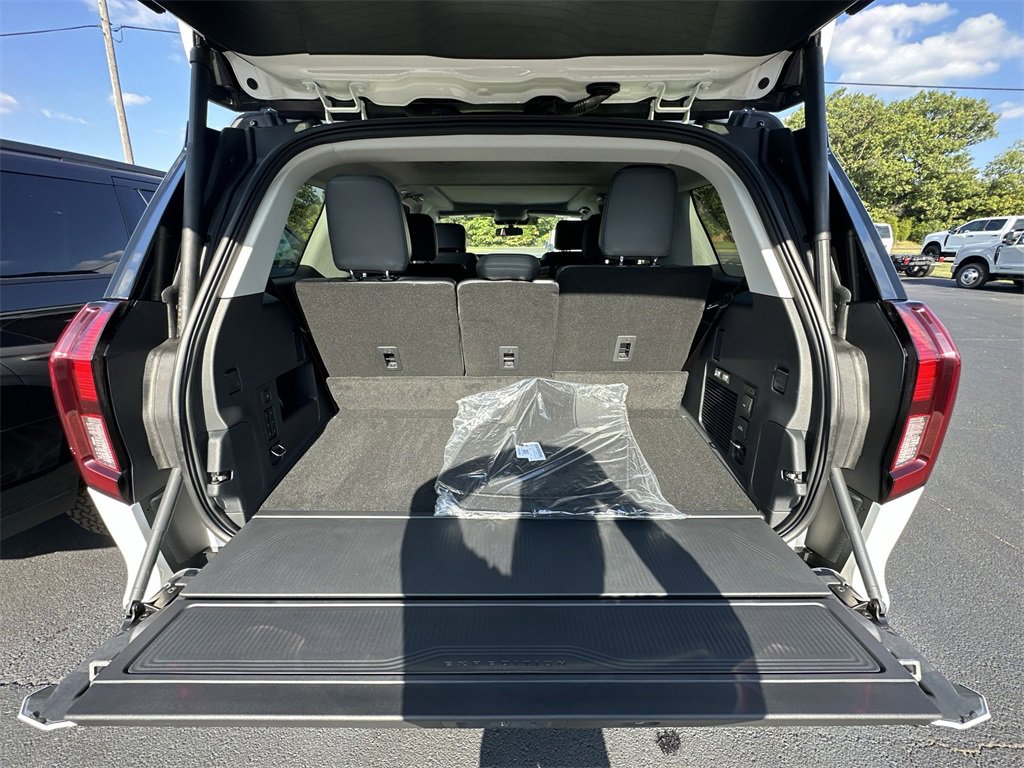 New 2025 Ford Expedition Active image 25