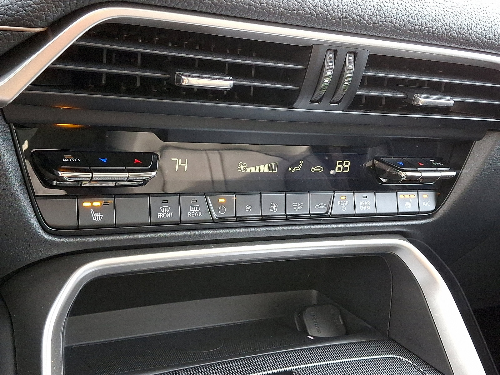 Certified 2024 MAZDA CX-90 Plug-In Hybrid w/ Premium Pkg image 18