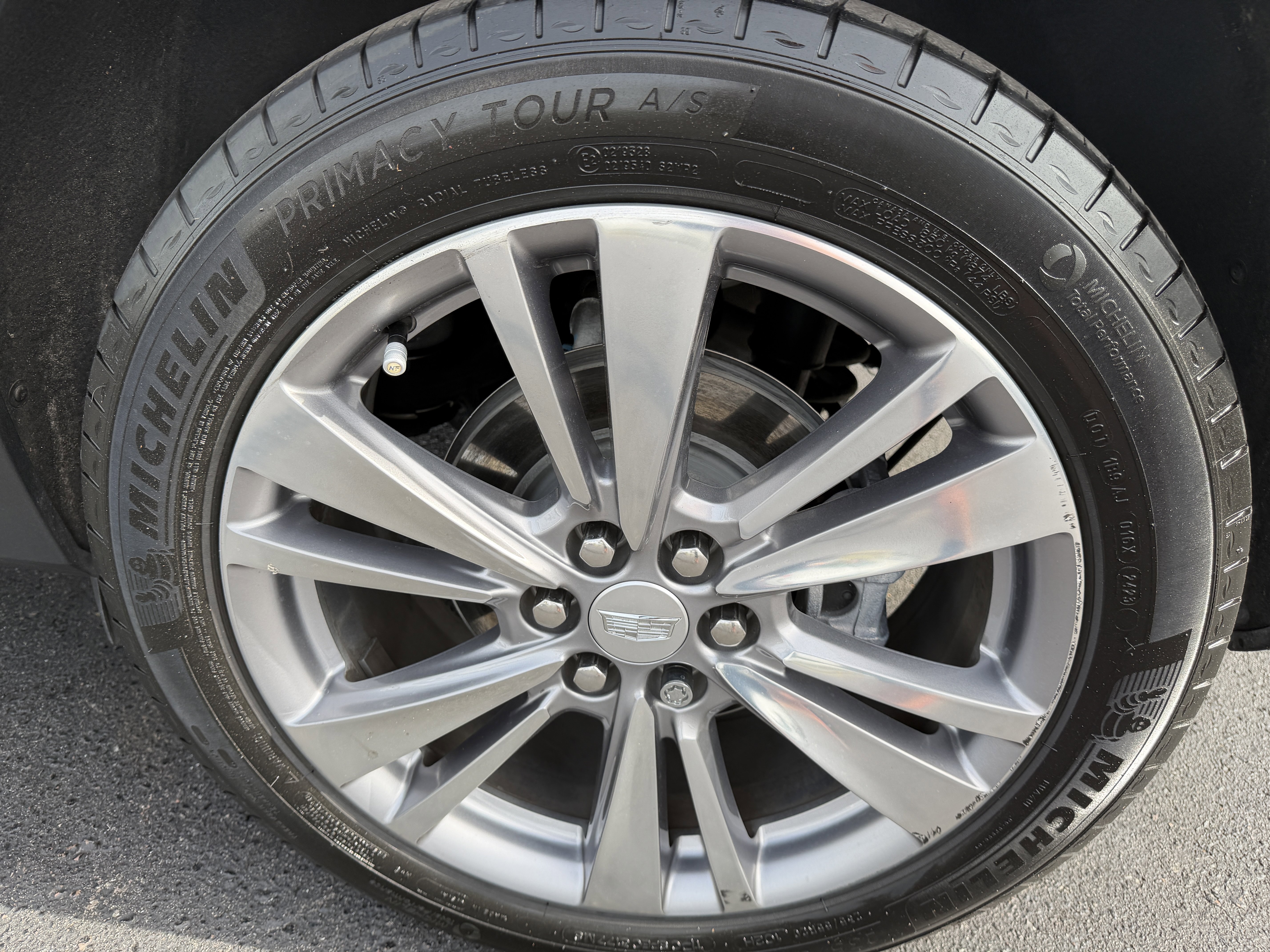 Certified 2024 Cadillac XT5 Premium Luxury w/ LPO, Floor Liner Package image 35