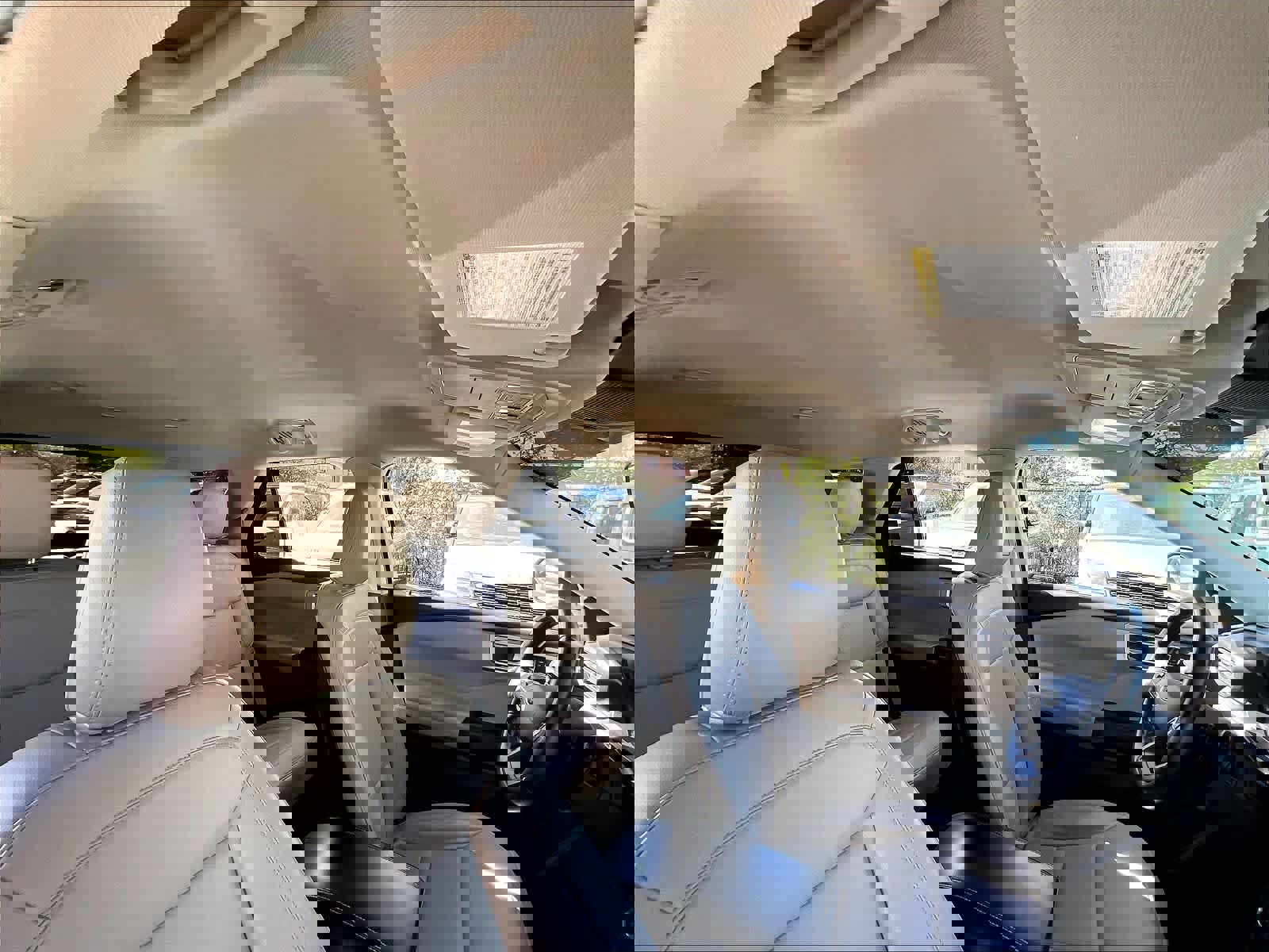 Used 2020 Ford Explorer XLT w/ Equipment Group 202A image 23