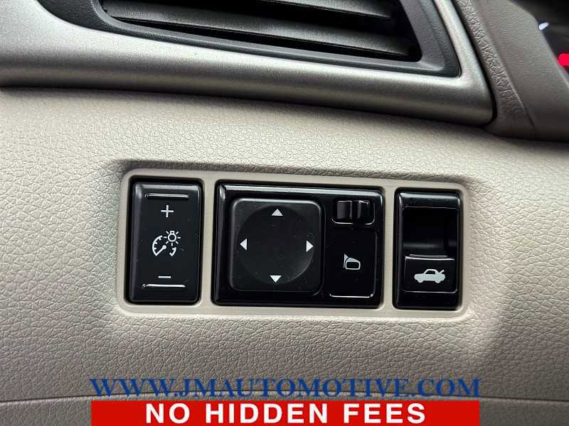 Used 2014 Nissan Sentra SL w/ Premium Package image 36